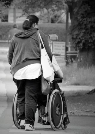 help-g04511f3b3_1280